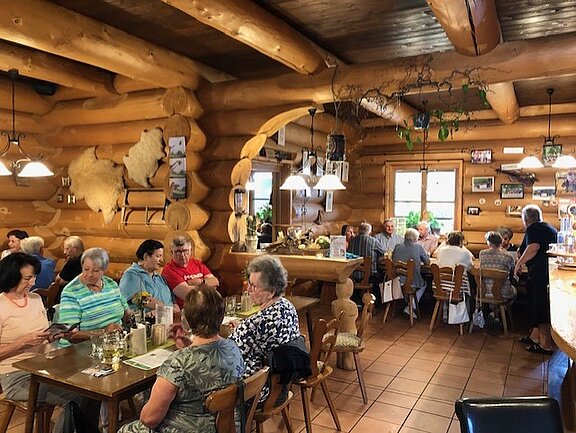 SB_Einladung_Mittagsstammtisch.jpg  
